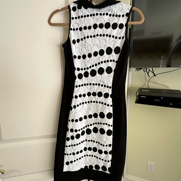 Frank Lyman evening wear for special occasion form fitting size 2 - Picture 2 of 3